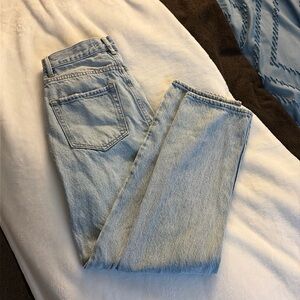 Packs on straight leg, high-rise jeans